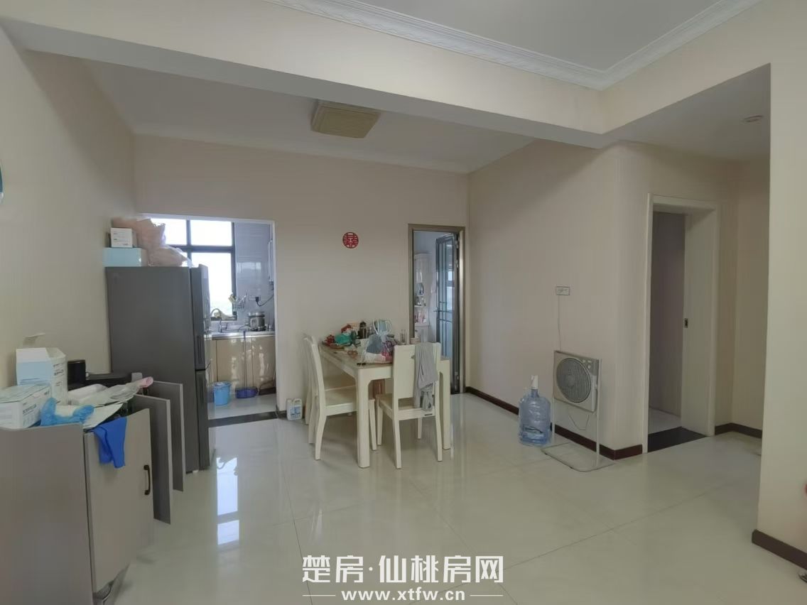 精装修毛坯价一梯一户前后无遮三间向阳客厅居中