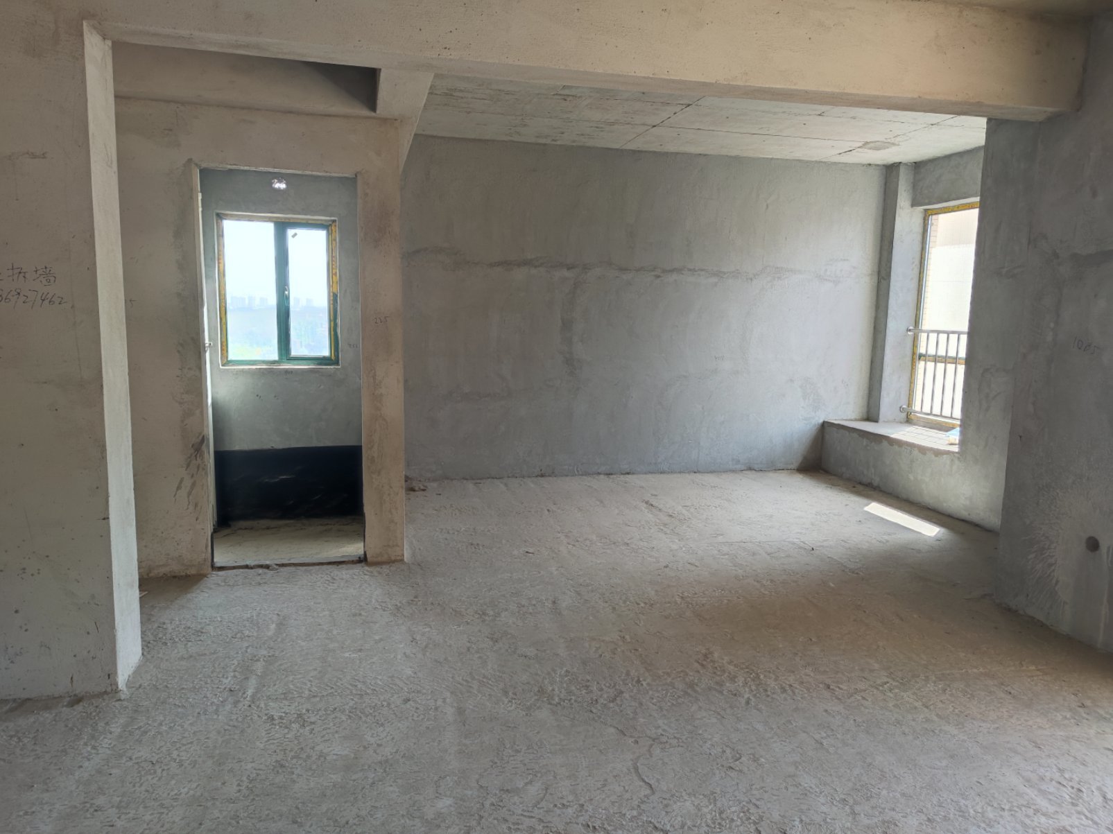 新城壹号五期稀有大三房带空中花园，东边户