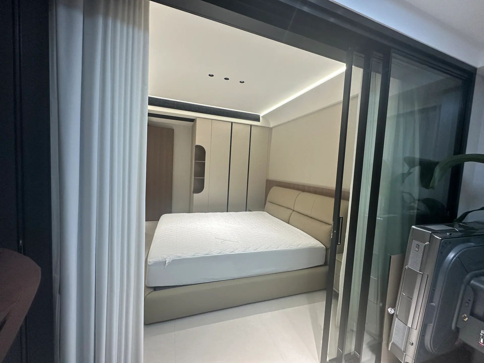 城南，蓝天花园，洋房一梯一户小高层，精装三房，16楼，全屋品牌定制