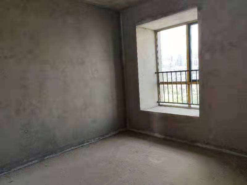 都市高尔夫南城次新小区电梯中高层视野奇好两房单价4500