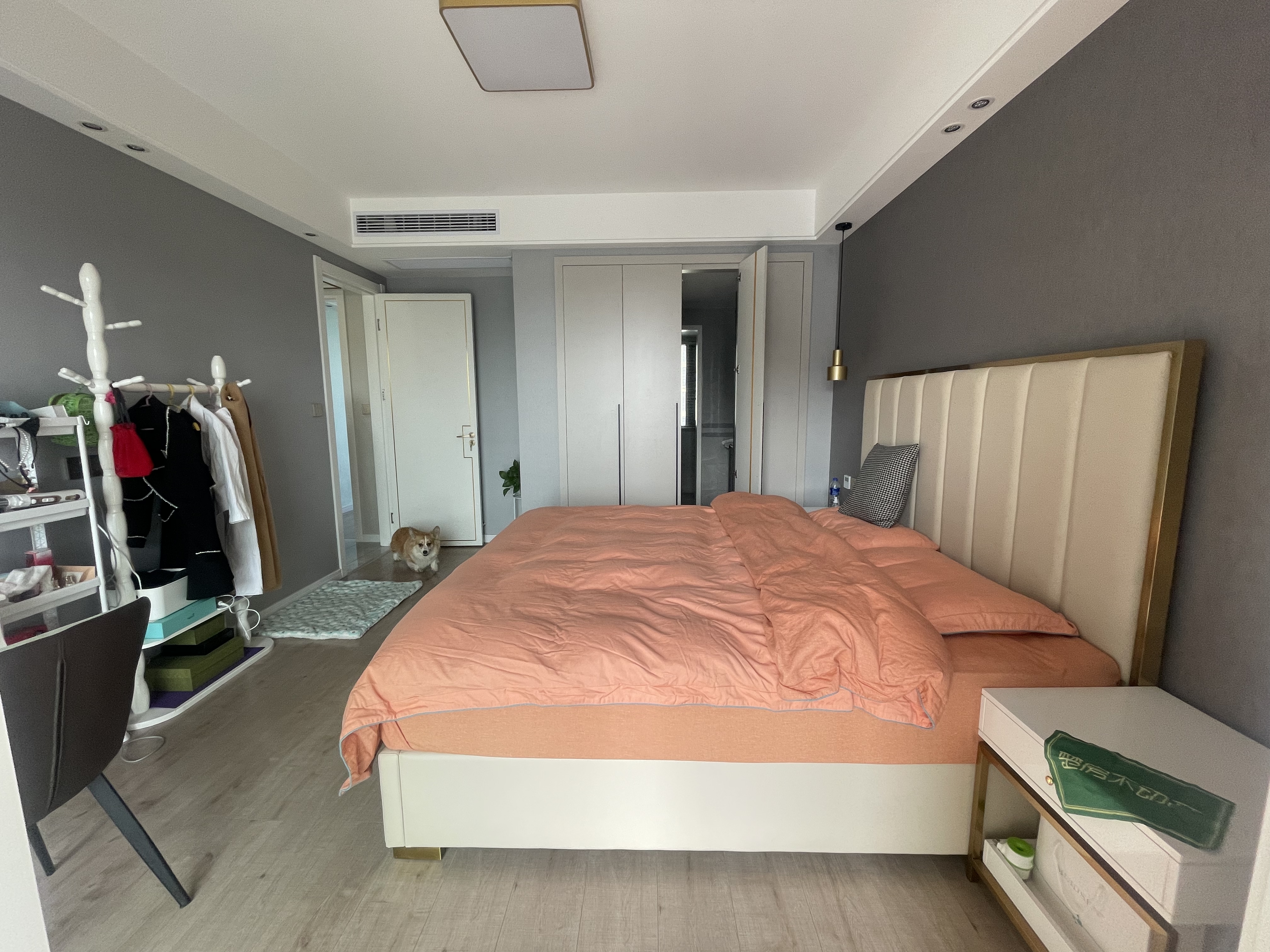 城南领秀城.精装三房.现代风格.边户.视野好采光好.小区绿化环绕.拎包入住