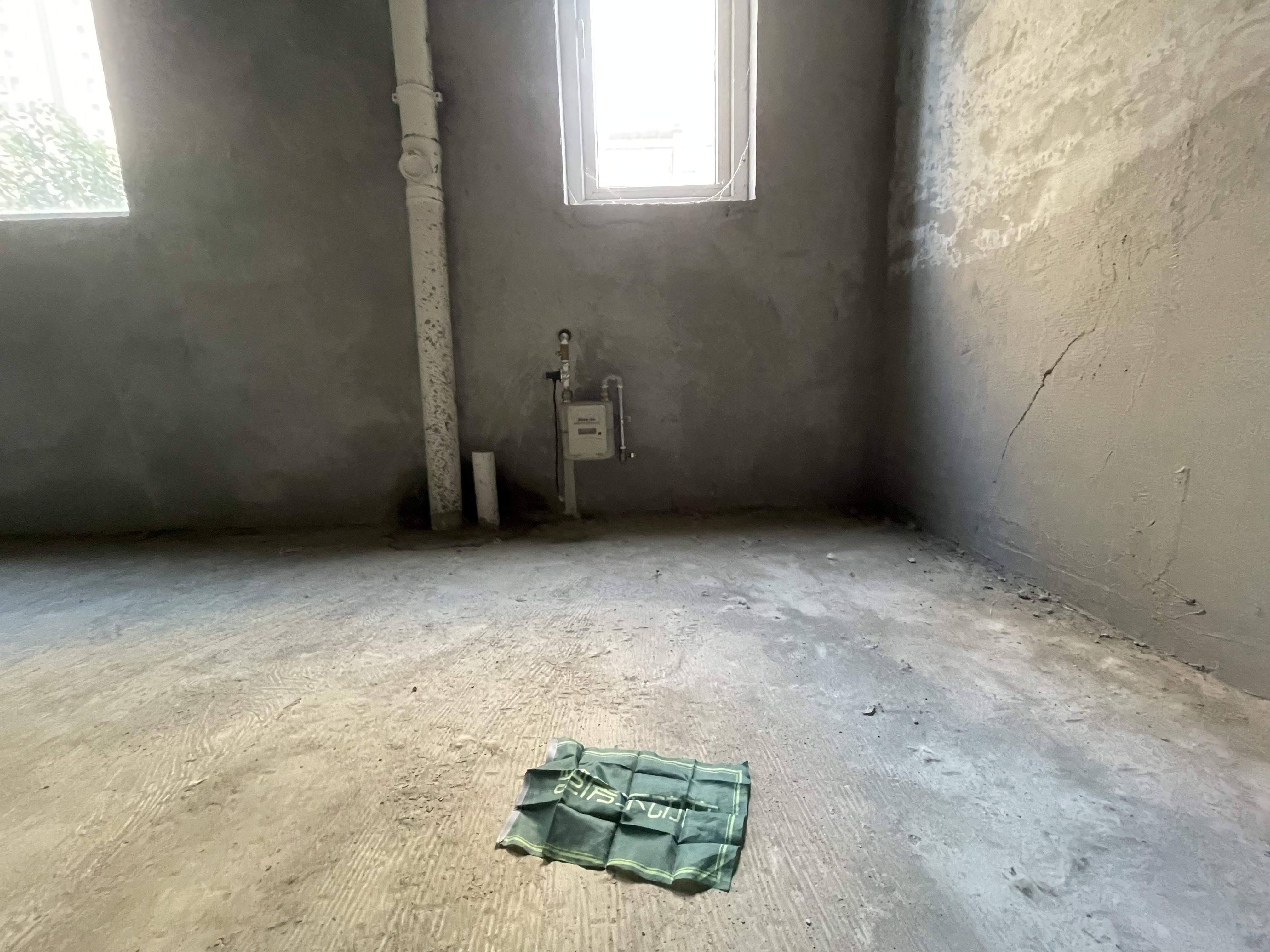 满庭春.配套成熟.楼层好.停电了也不怕.出行方便.看房方便.