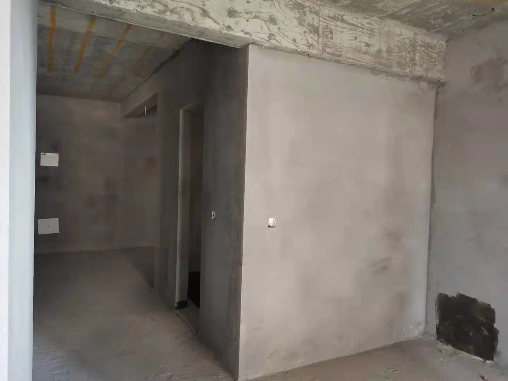 满庭春毛坯小三房看房方便