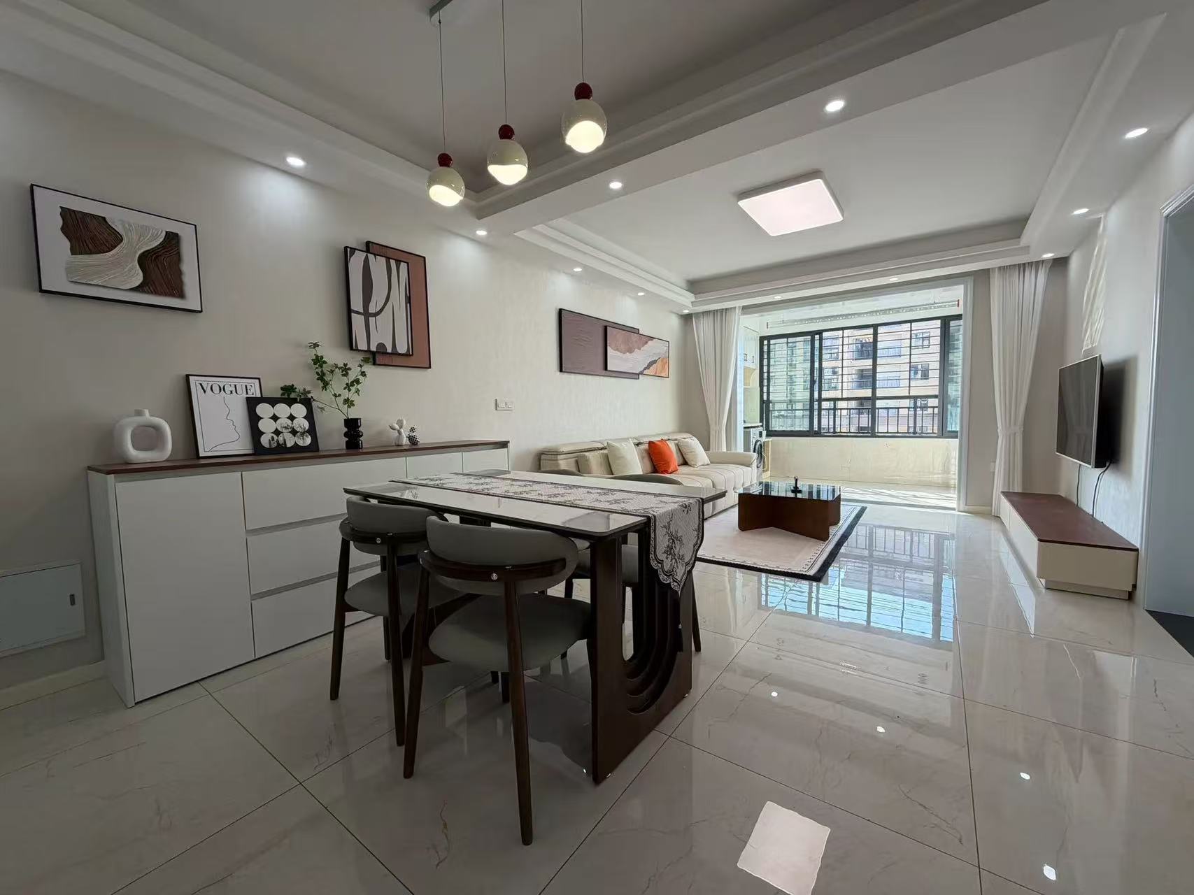 城南，元泰清华园，D区，精装三房两卫，单价5千多点。好楼层22楼