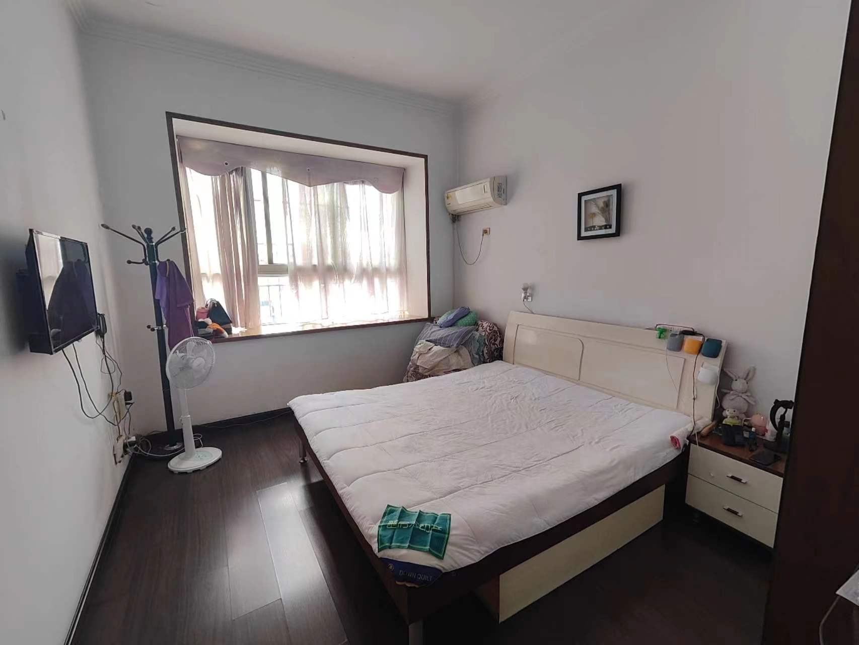 捡漏捡漏丹嫁2580德美花园西桥旁，有院子停车有安保设施户型方正双阳台三面采光