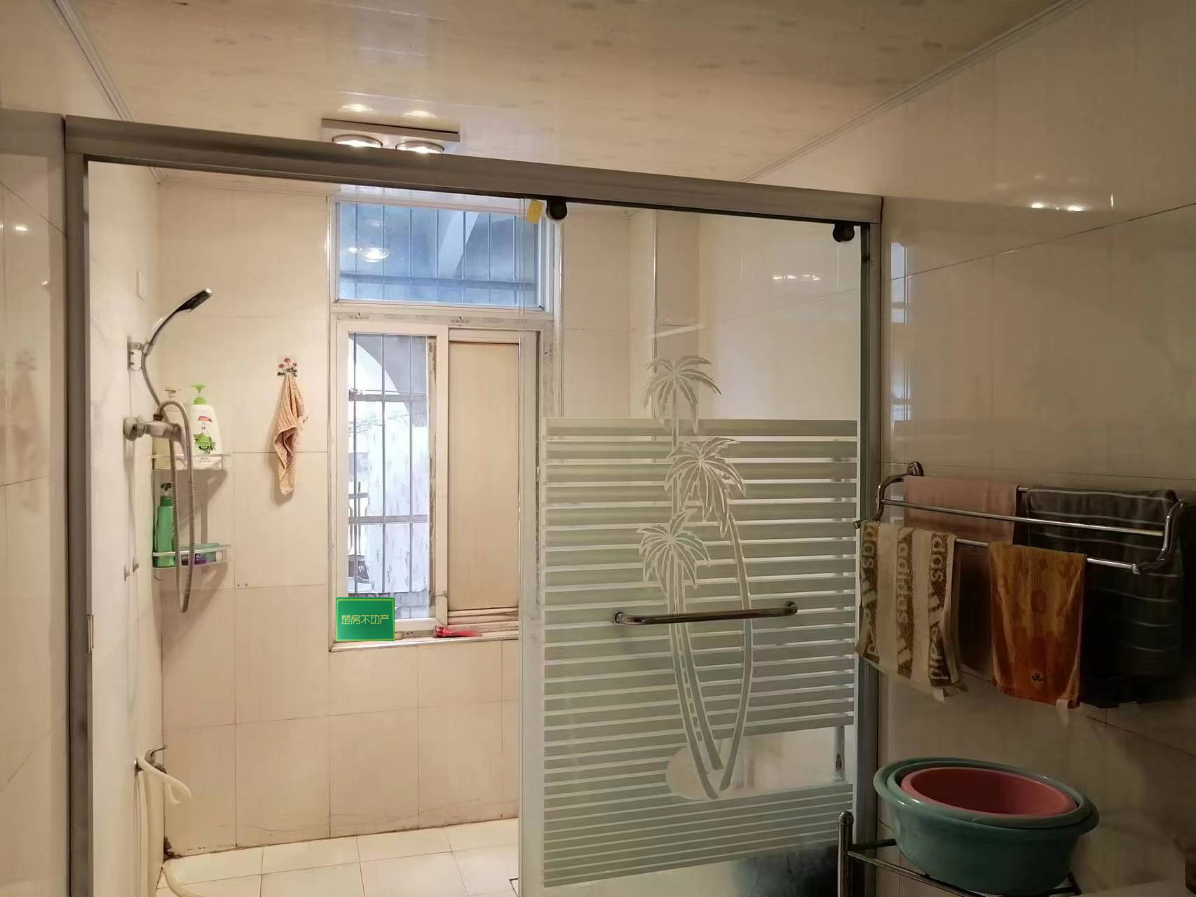 紧邻江滩公园水岸人家精装修2楼送大露台证满2年