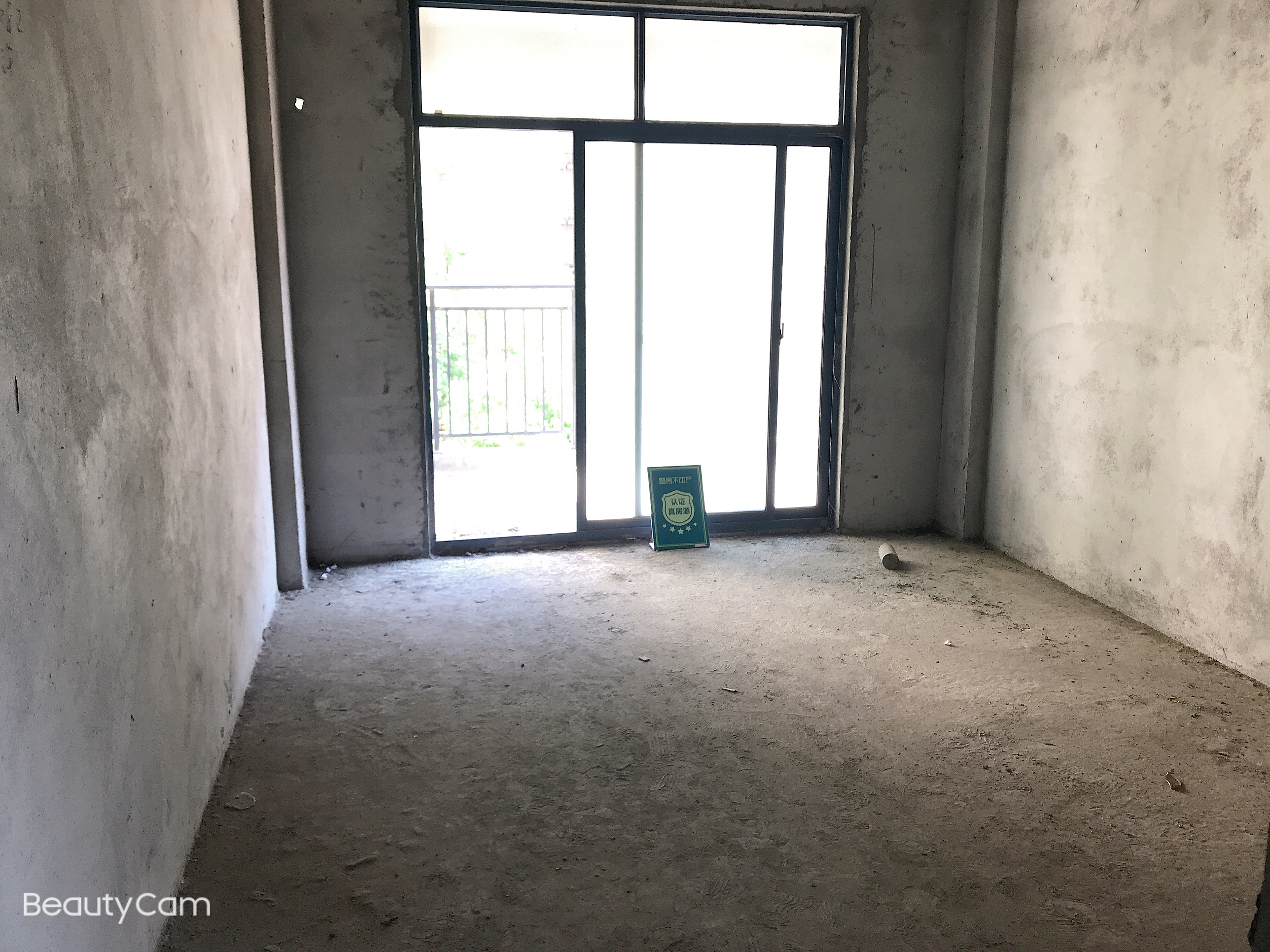 城南一品苑北苑对面毛坯四房证满二双阳台送入户花园看房方便