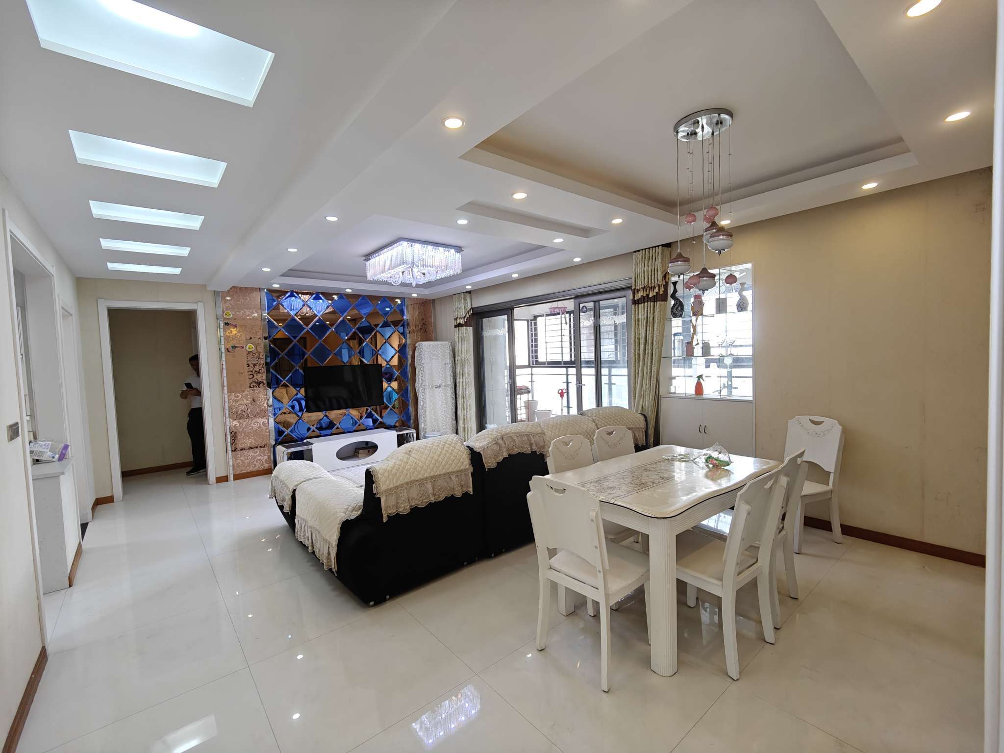 诚心出售，城南好地段，福星城，精装大三房，好楼层，视野采光很到位，户型方正