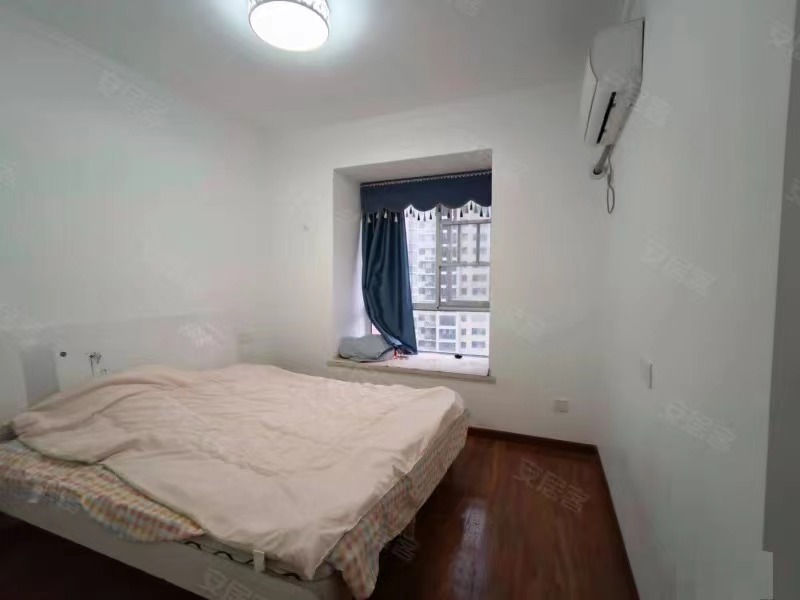 239，急售，城南新街，电梯15楼，好楼层，精装两房，老证，户型方正