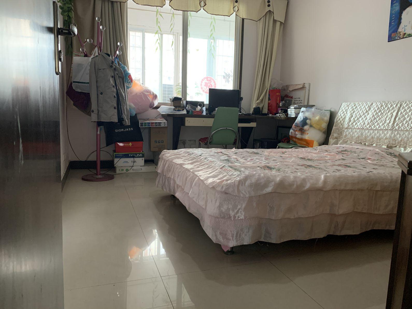 老三中附近粮仪小区证未下大户型急售