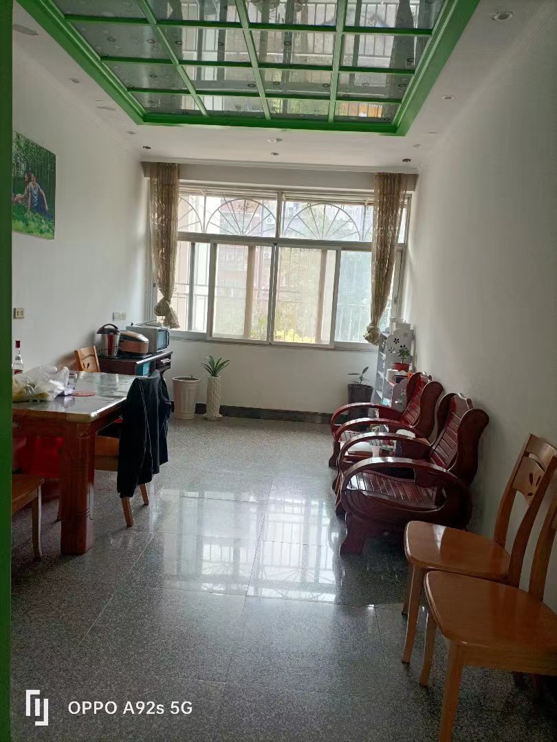 教科院宿舍.精装三房.中间楼层.看房方便.证件满二