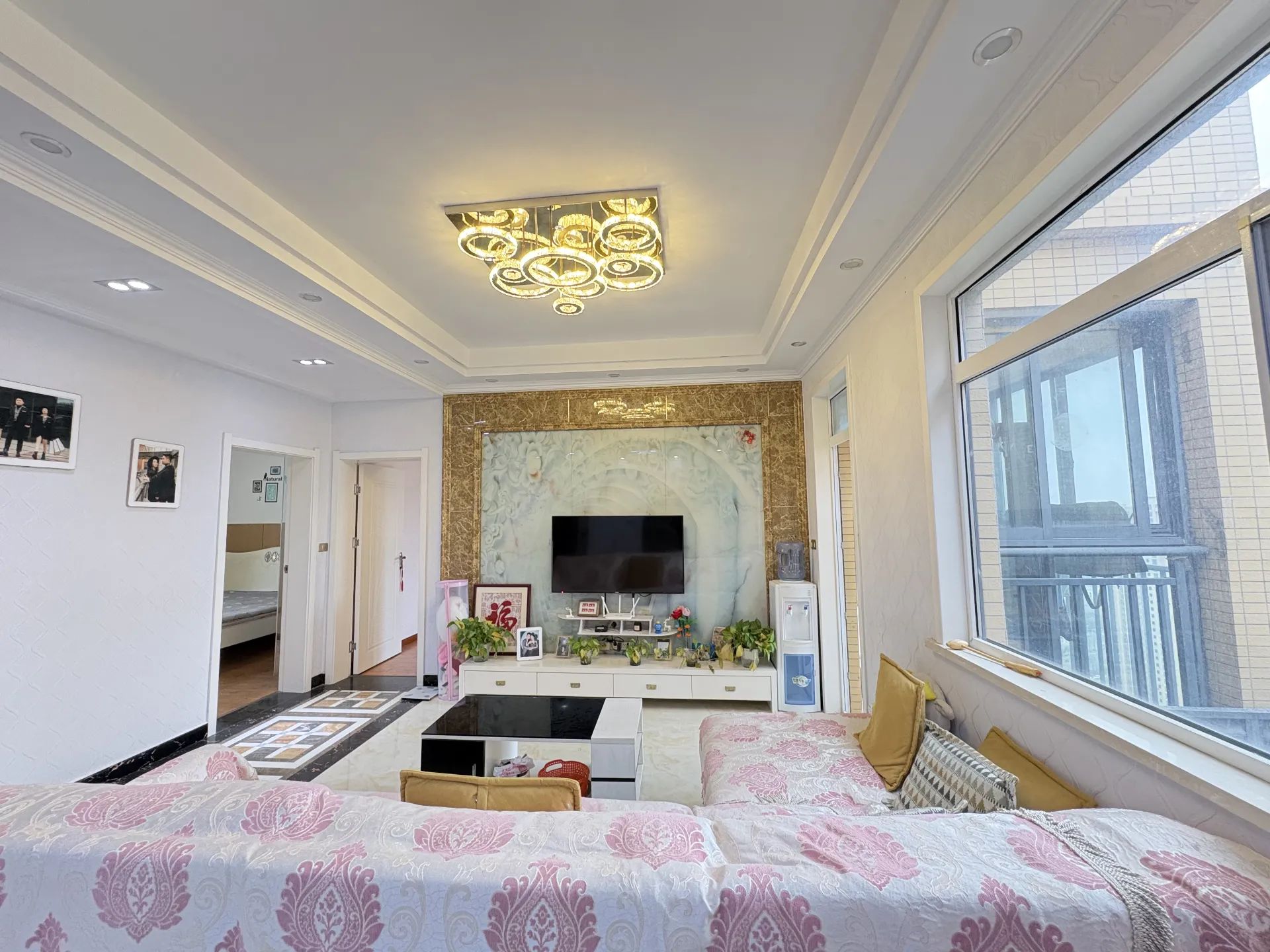 捡漏，森林国际城，不介意顶楼看过来，单价3660，全屋精装三房，