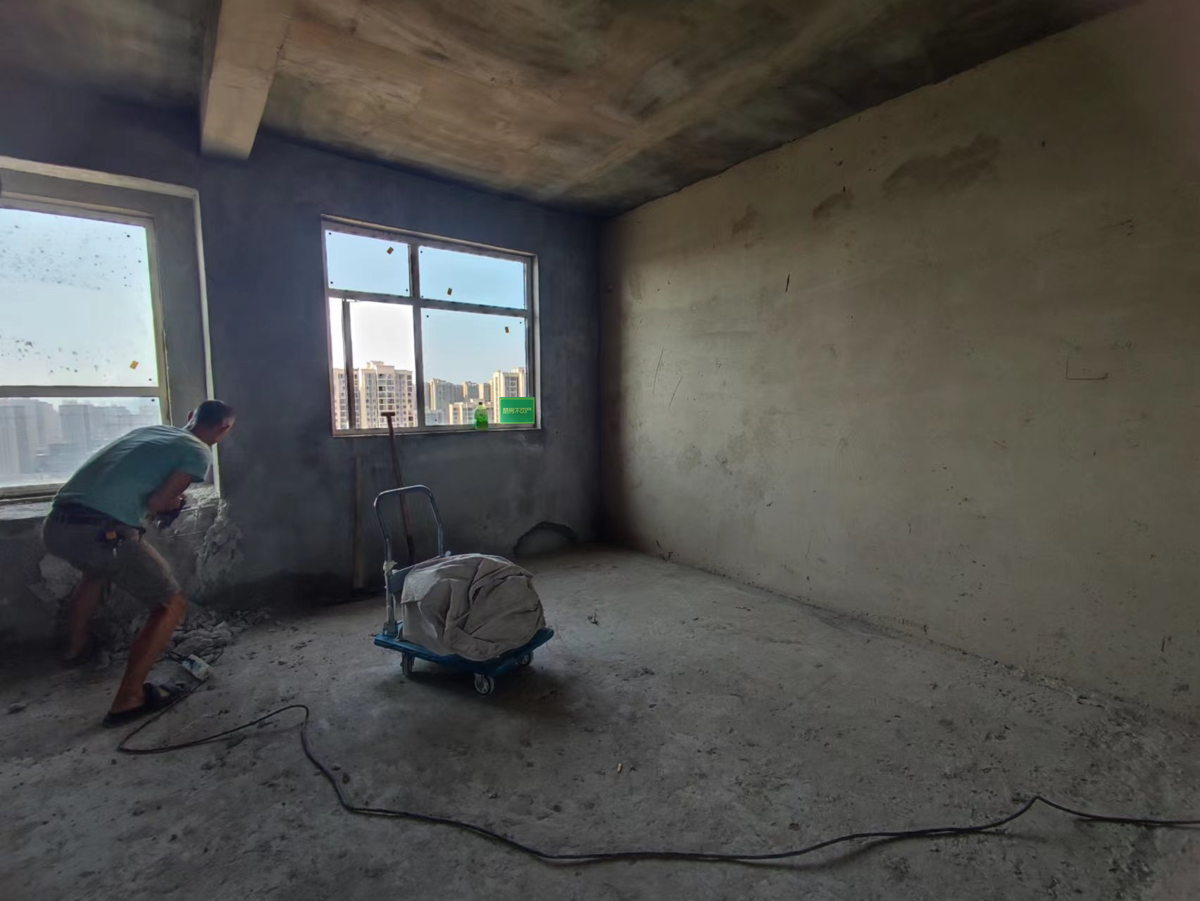 沔阳清华园大4房带车位南北通透北面看孩子教室南面看河景