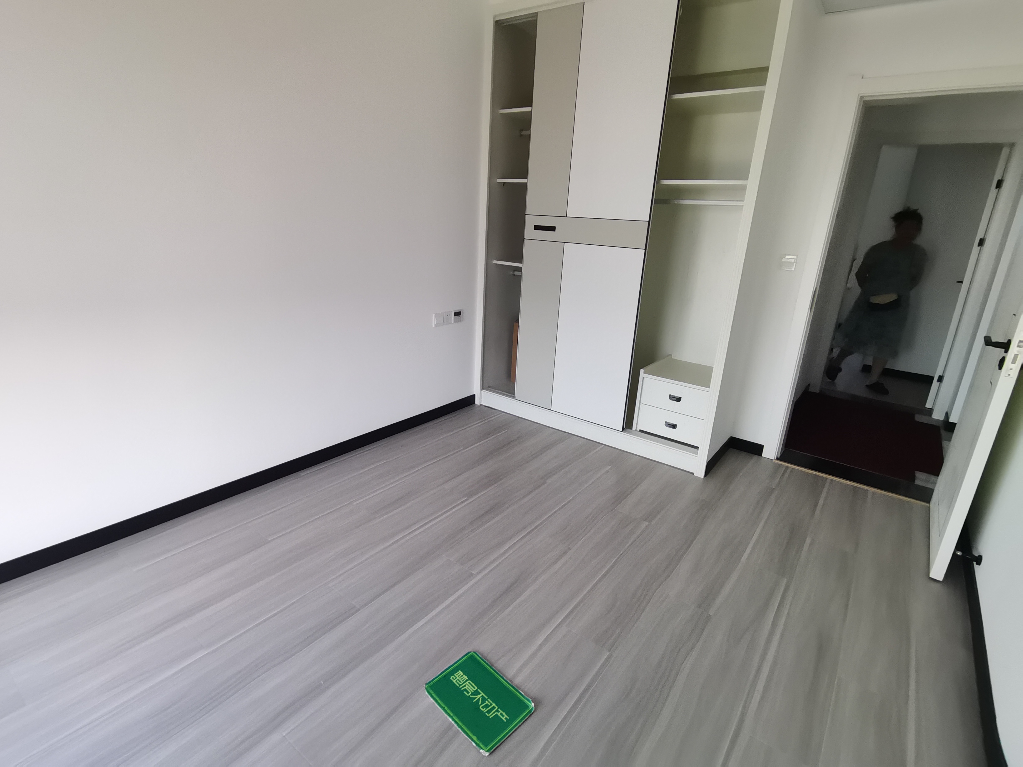 福星城全新装修三房中间楼层户型方正房东诚意出售