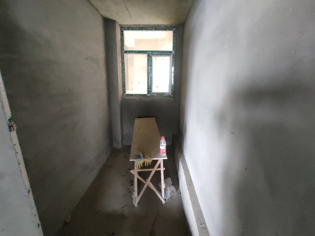 元泰清华园.毛坯大三房.证件满二.单嫁才5800多.看房方便