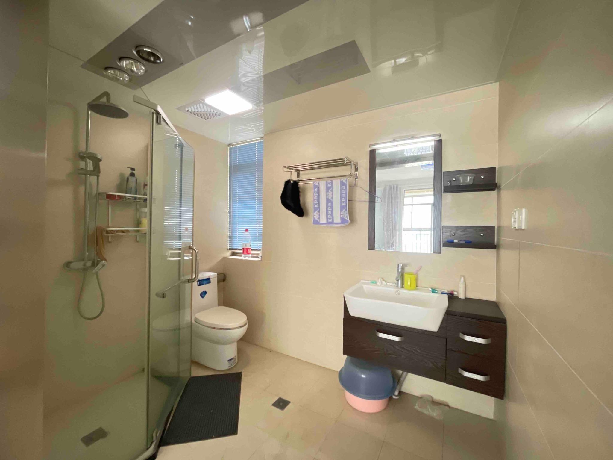 城南钟心，捡漏价格，宽敞大三房，单价4600，电梯小高层