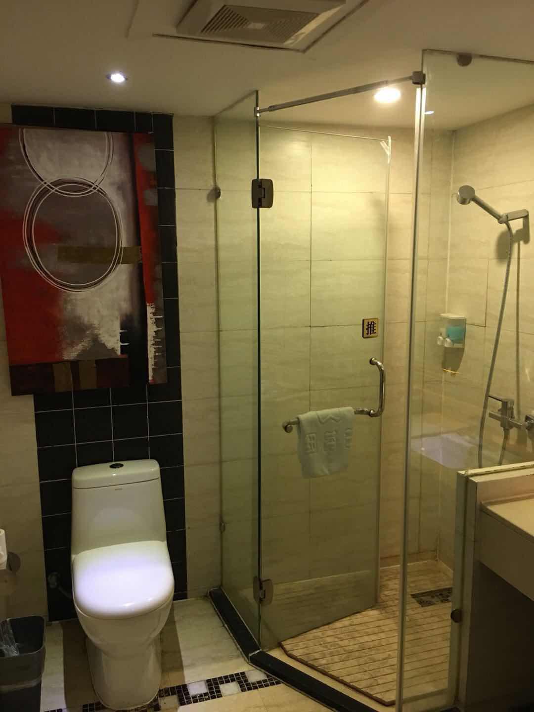 天下城市星座精装小户型，证满二，可以出租