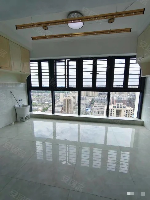 降价了，福星城，精装大三房，全屋中央空调，证满二，9成新