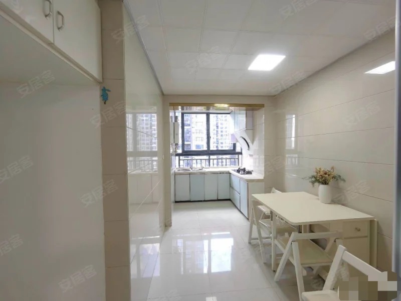 和合国际，精装三房，两梯三户，小高层，边户，南北通透