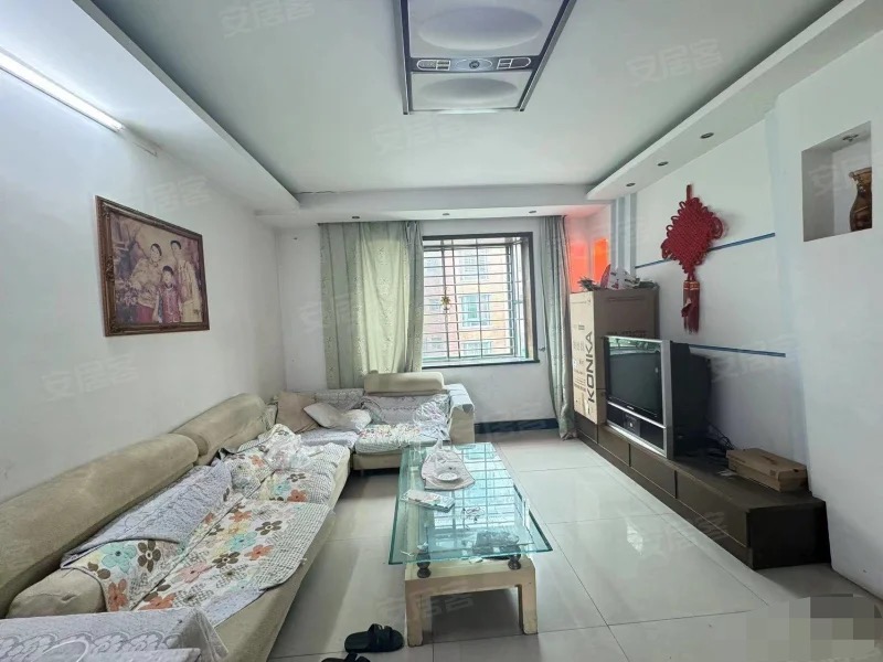 156，业主急售！武商旁， 青青家园， 步梯二楼 。精装三房、，老证