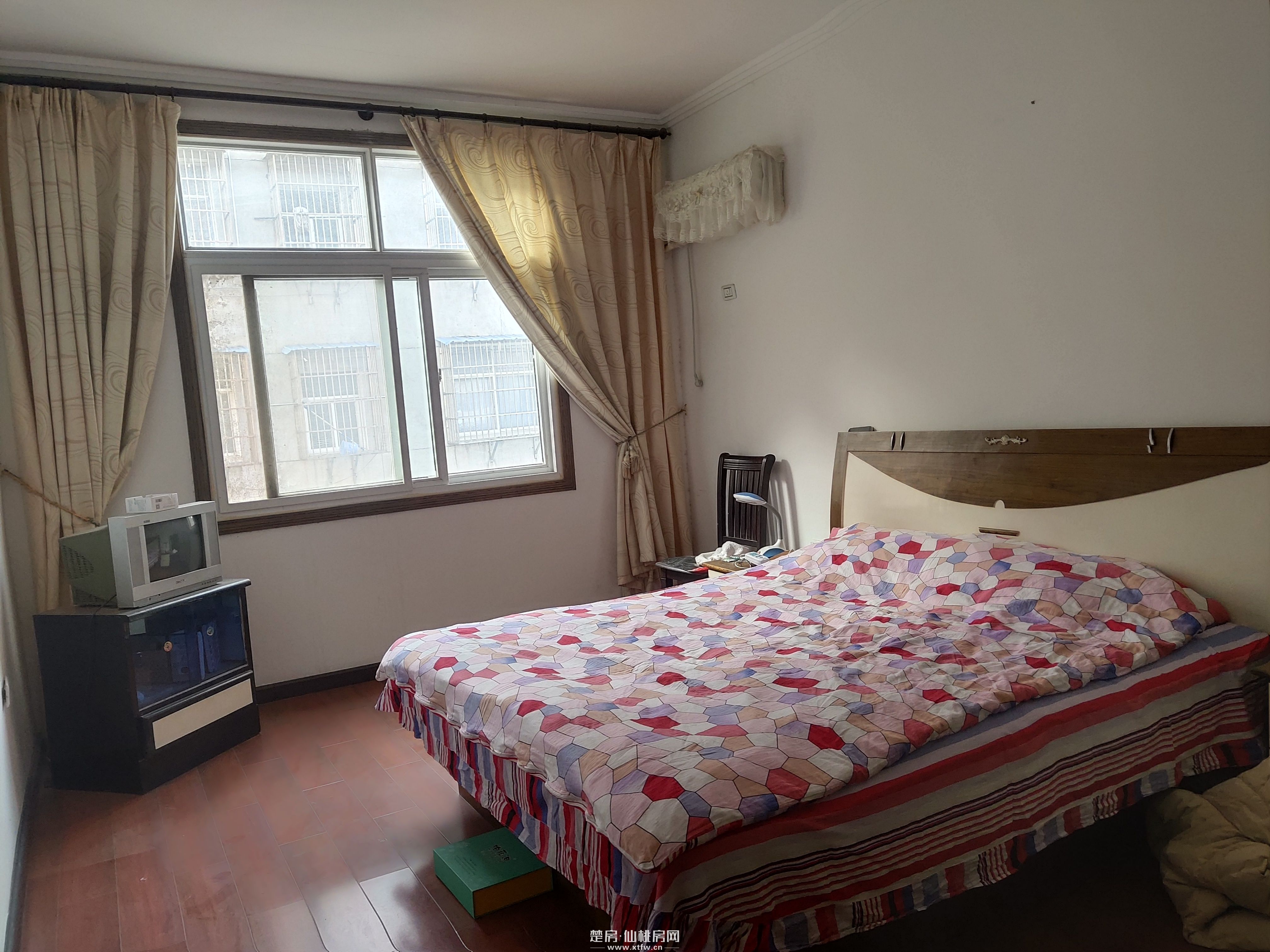 胡场二中旁教师宿舍楼