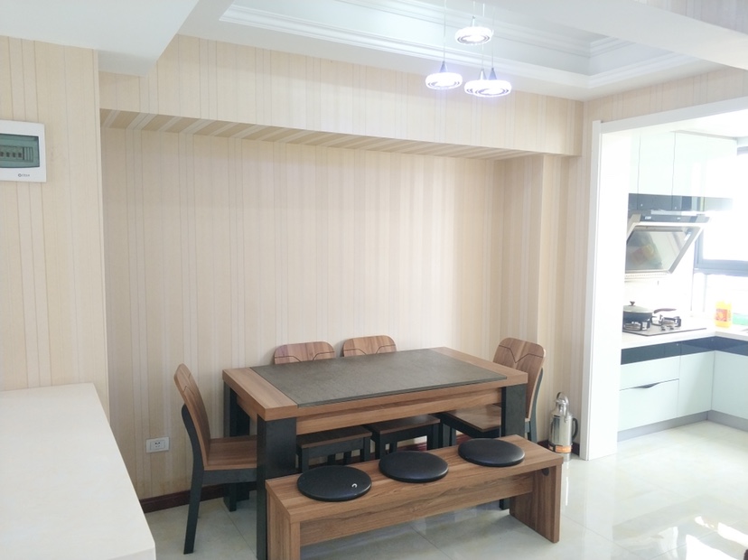 福星城边户精装三房，满五weiyi，小区环境好，拎包入住