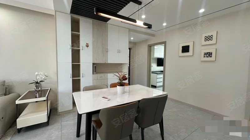 降价了，城南，荣怀C区，精装三房两卫，边户，好楼层，视野好，诚心出售