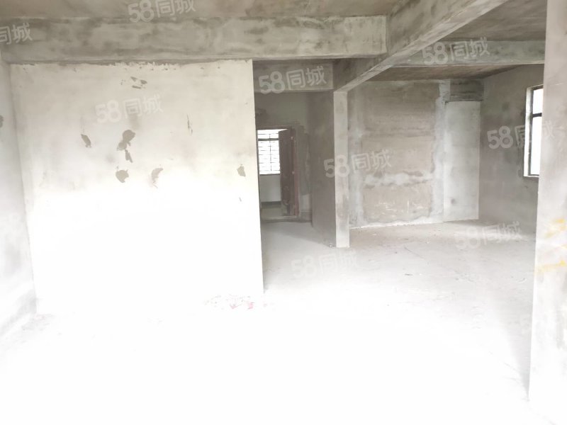 新城一号小三房毛坯正满两年6200元/平