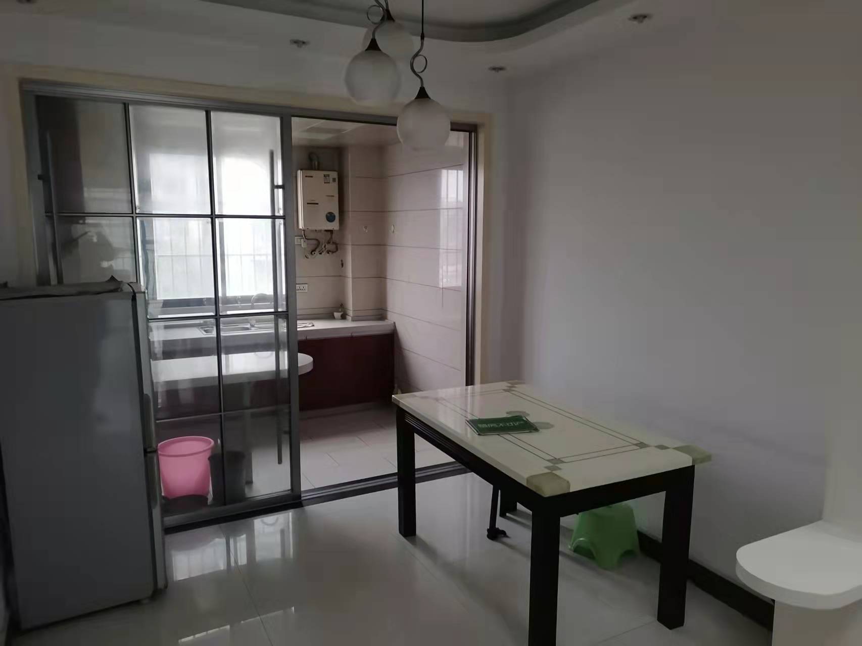 一品苑精装三房两厅两卫户型方正南北通透前后无遮拦诚心出售证在手可按揭