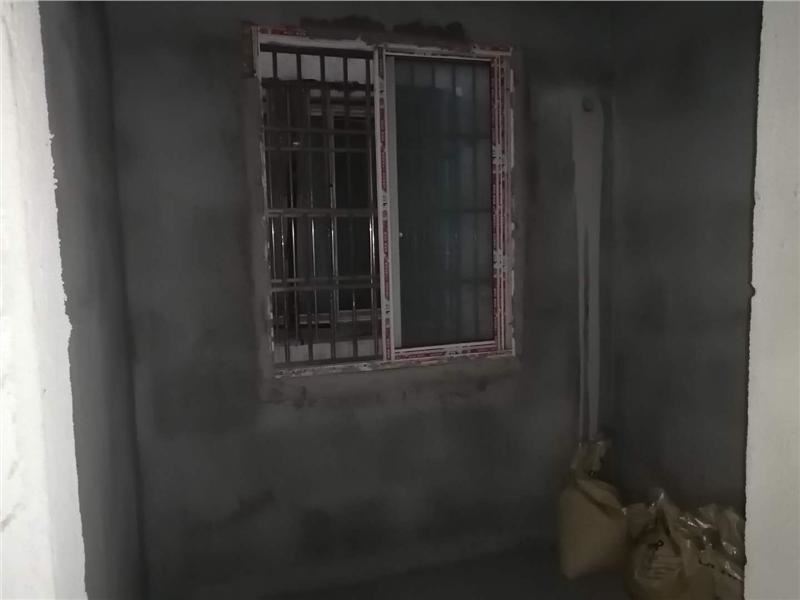 急售急售，房东外地置业，义星花园毛坯房户型好，快 