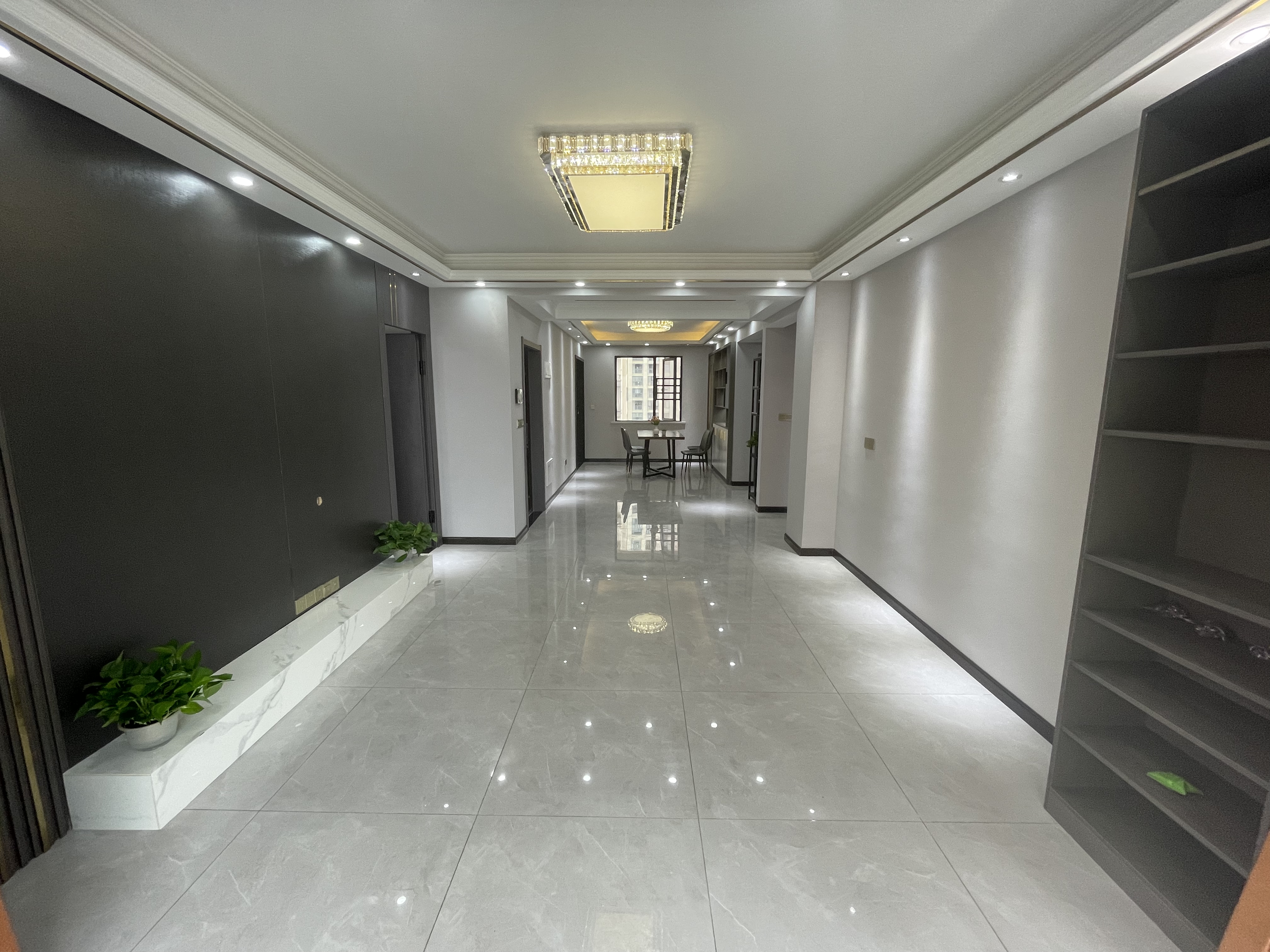 荣怀精装修三开间朝南小高层公摊低中间好楼层