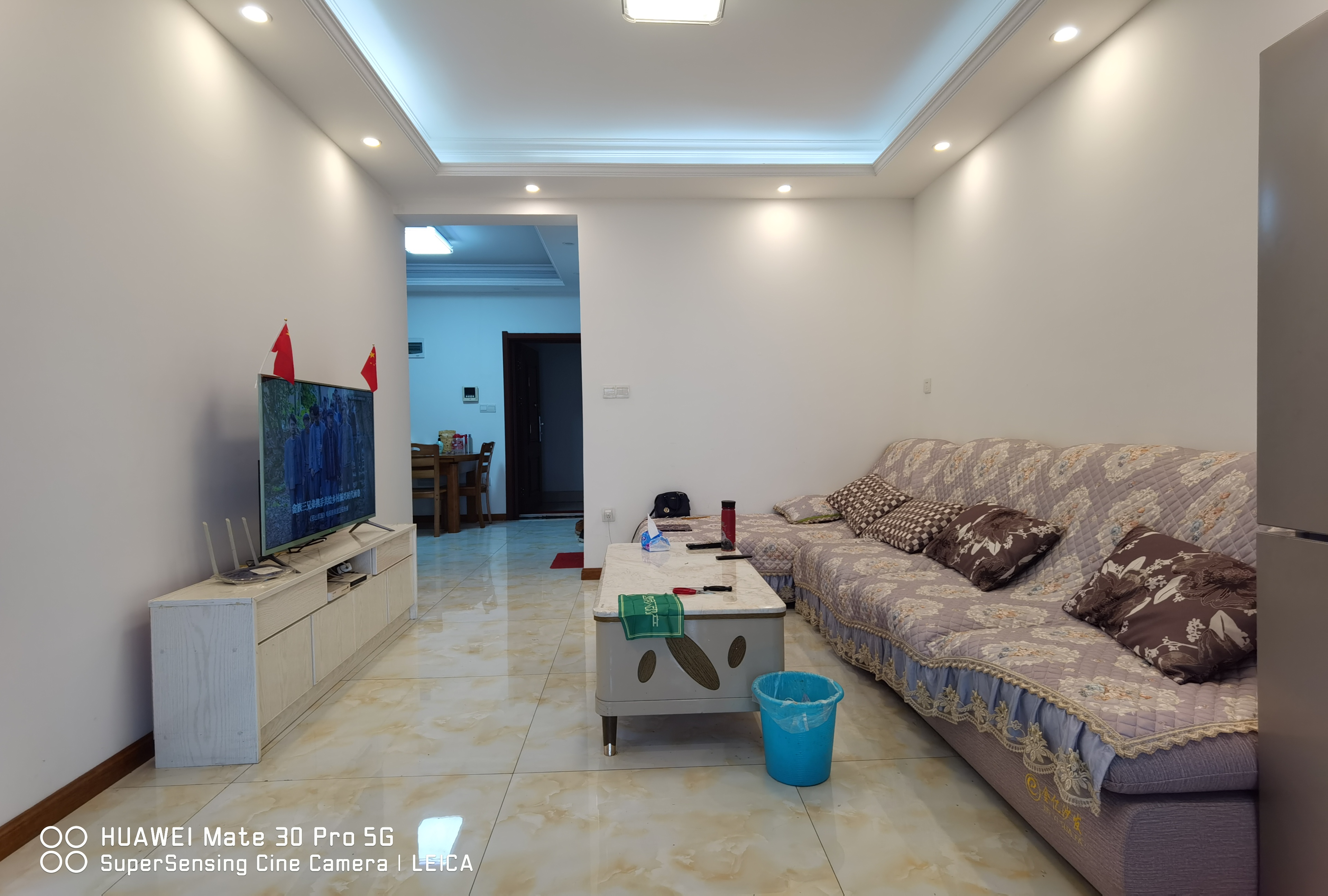 满庭春精装小三房中高楼层视野采光没得说诚心出售装修的材质都是很好的