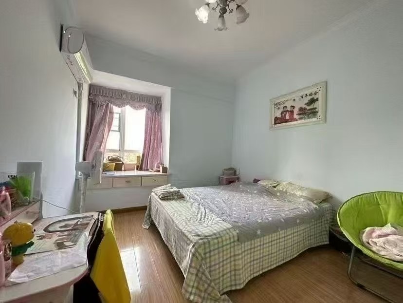 335，城南，森林国际城，精装三房两卫，​电梯好楼层5楼，单价5400,证满二