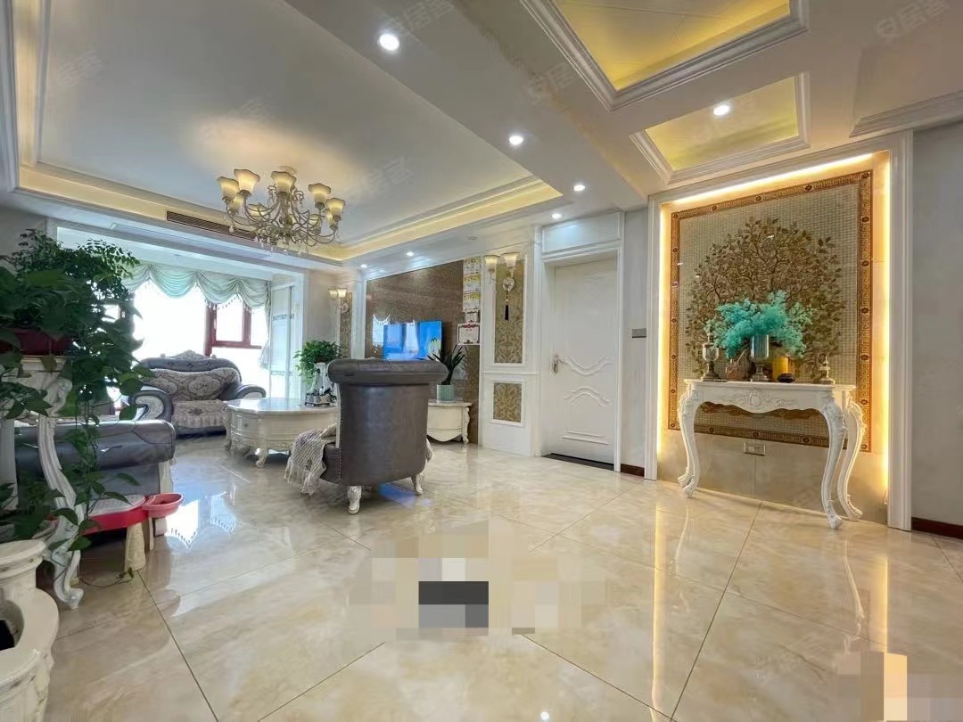 81，房东诚心出售，新城壹号四期， 湖景房，单价5900 ，精装大四房，证满二