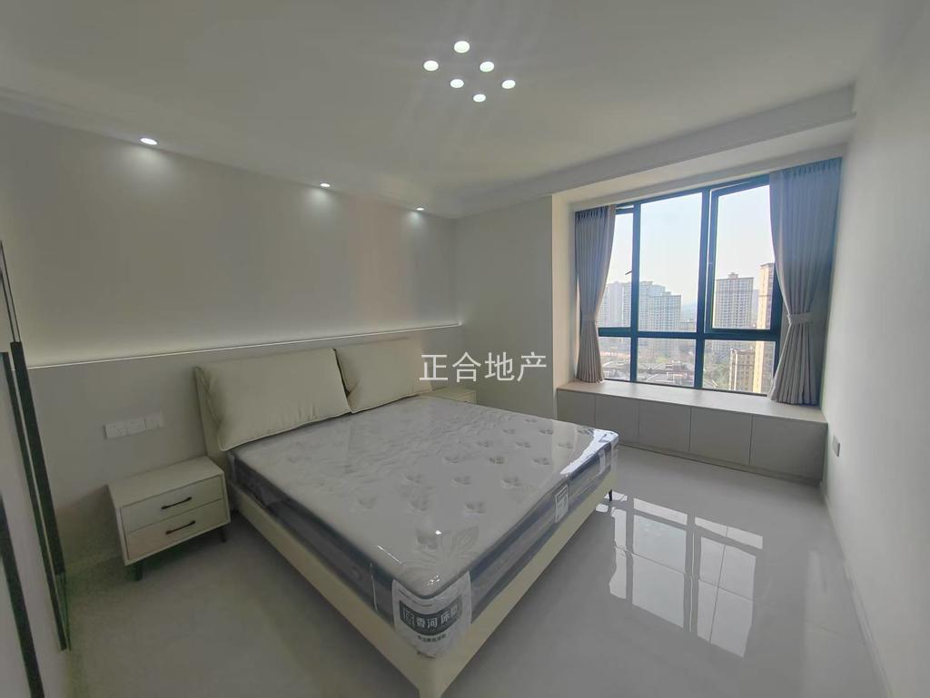 城南，新城壹号，电梯中间好楼层，精装三房二卫，双阳台，实验三小新二中