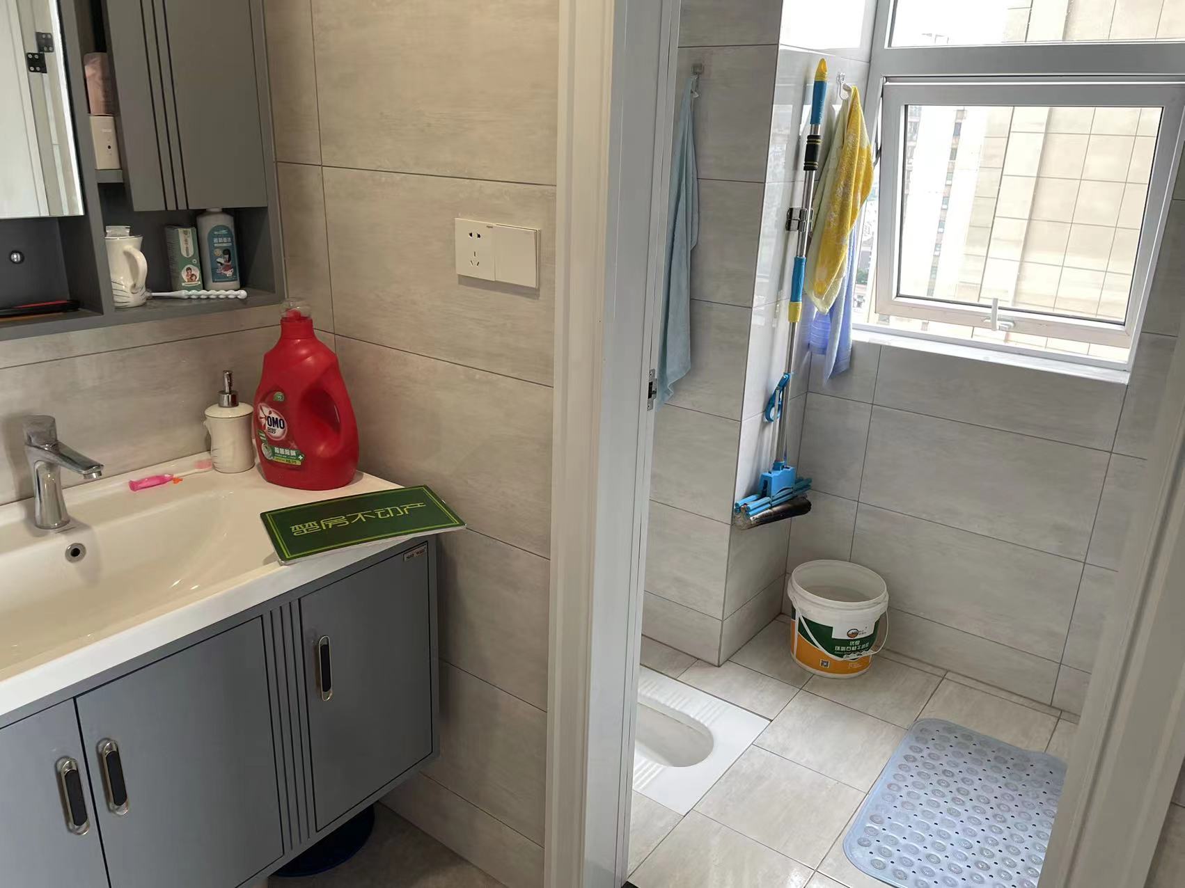 新叁仲门口，元泰未来城，精装三房，很少住人，好楼层，拎包入住，