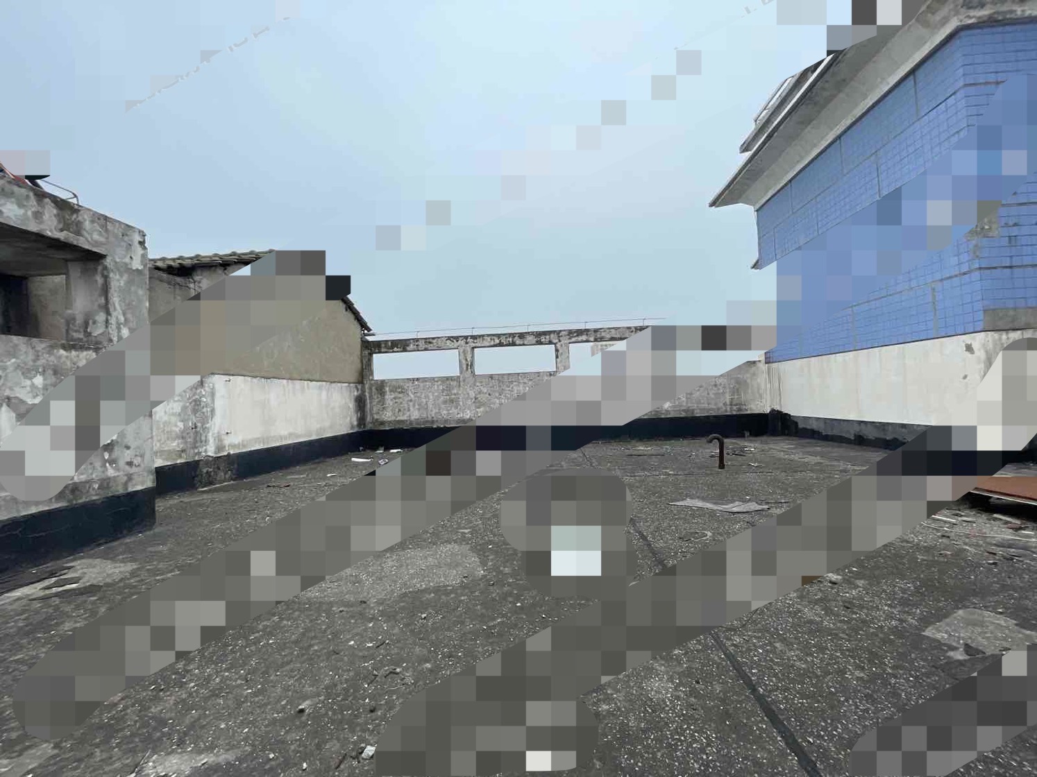 武商附近，电梯房，毛坯三房，单价2800，证满二，诚心出售