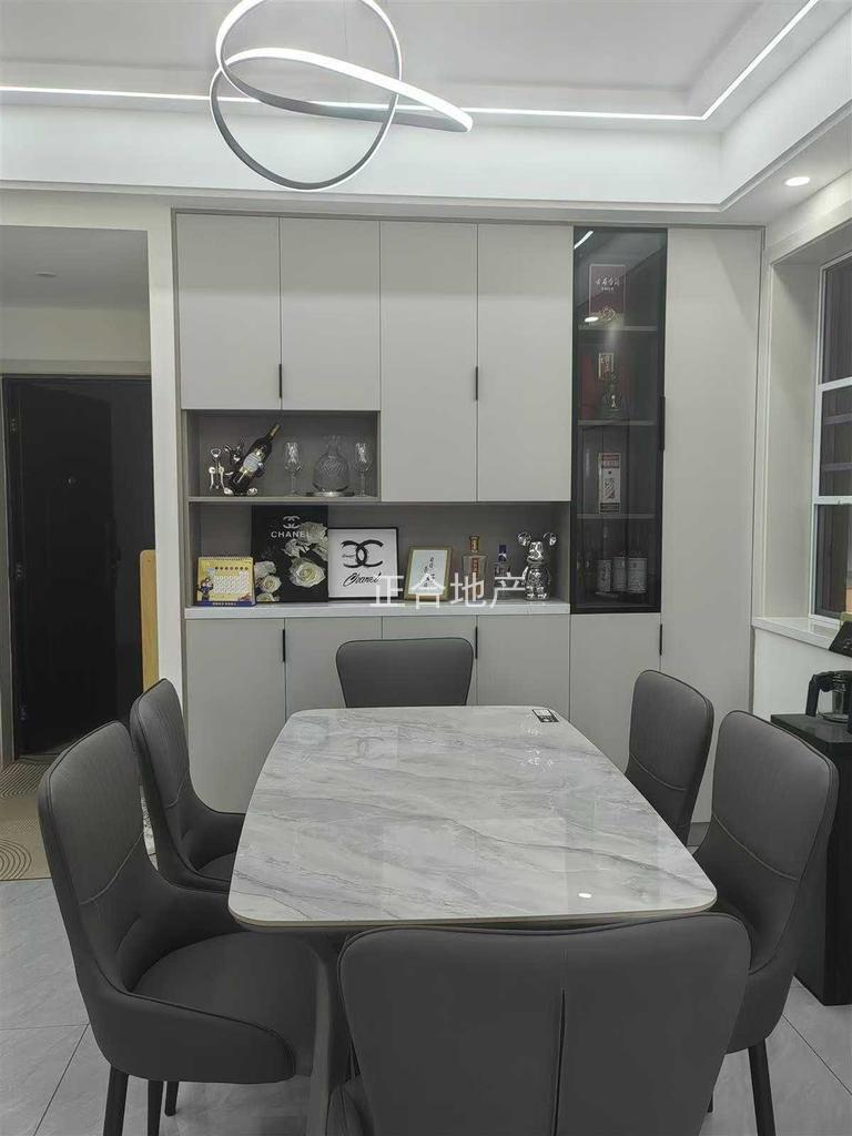 赞版子！森林国际书包房！业主就结了个婚！