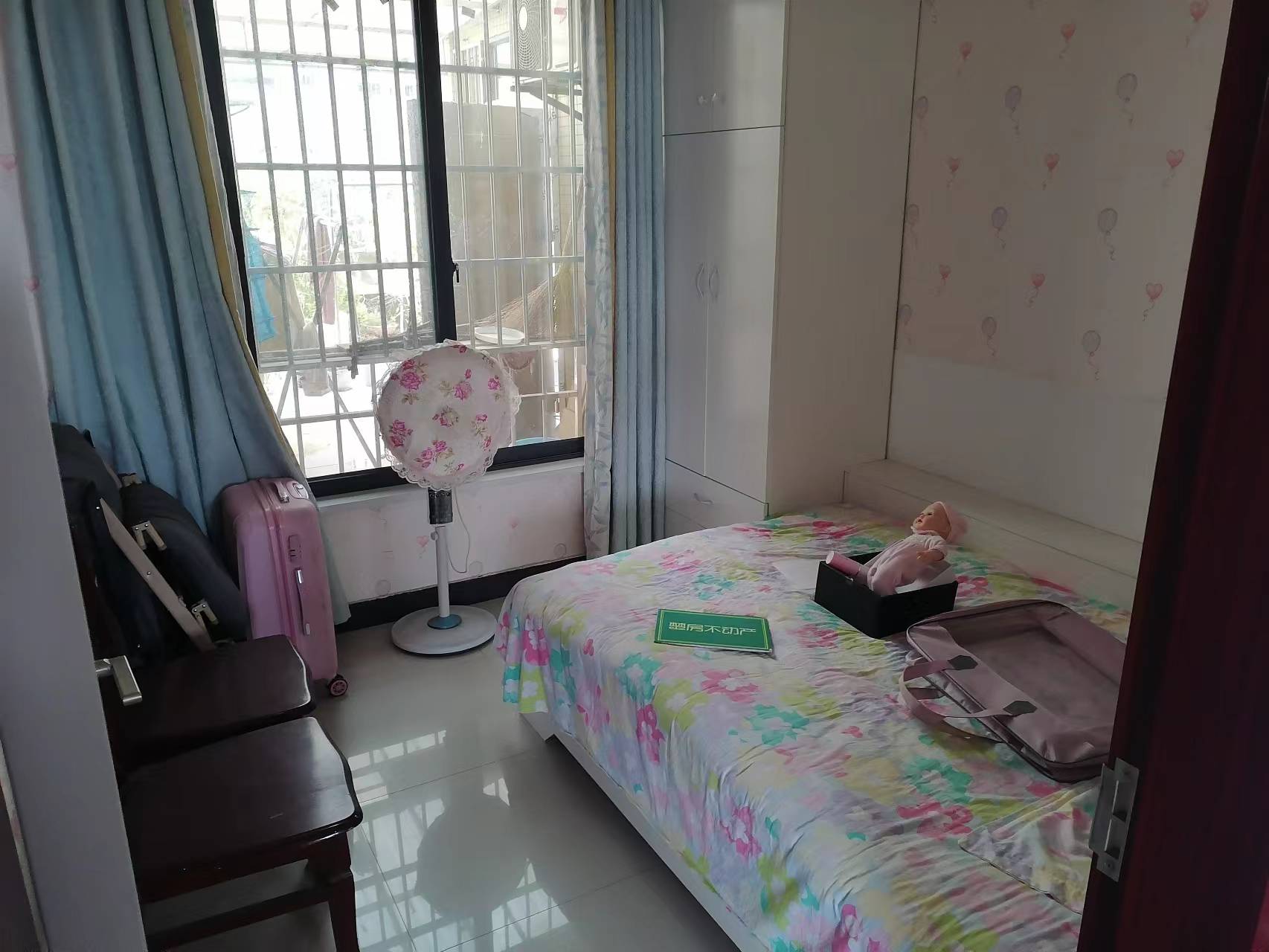 沃尔玛对面一品苑小区精装三房送超大露台前后无遮拦证满二