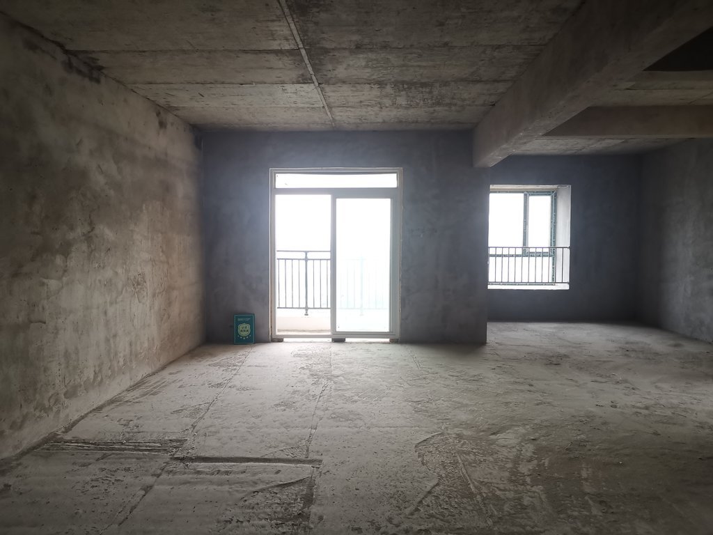 特价房南城新区都市高尔夫一手新房单价低可以贷款看房方便交通出行方便！