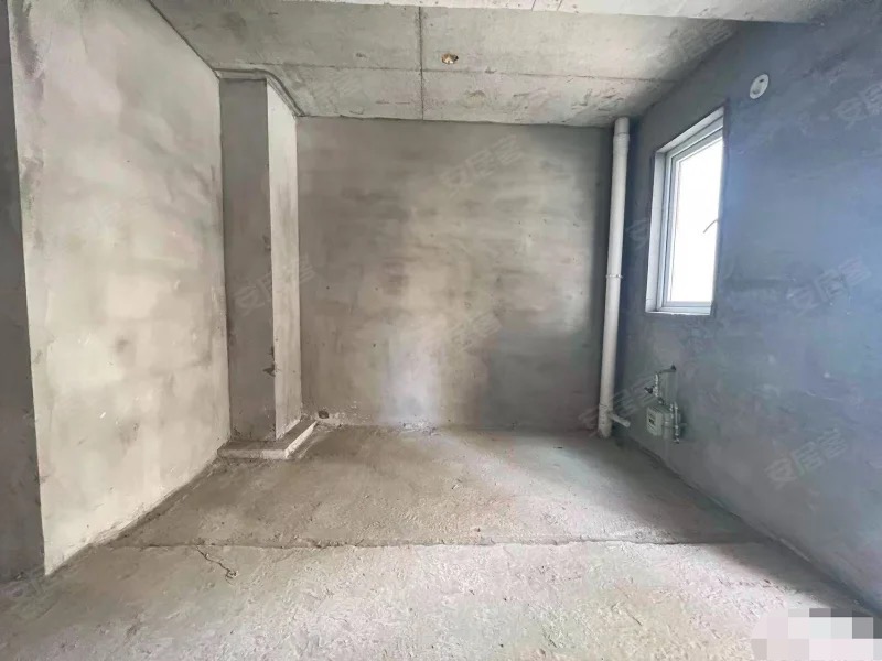 捡漏，满庭春，东边户，毛坯三房，南北通透，双阳台，采光好