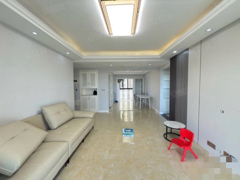 城西，满庭春，边户，南北通透，精装三房，中间好楼层，老证