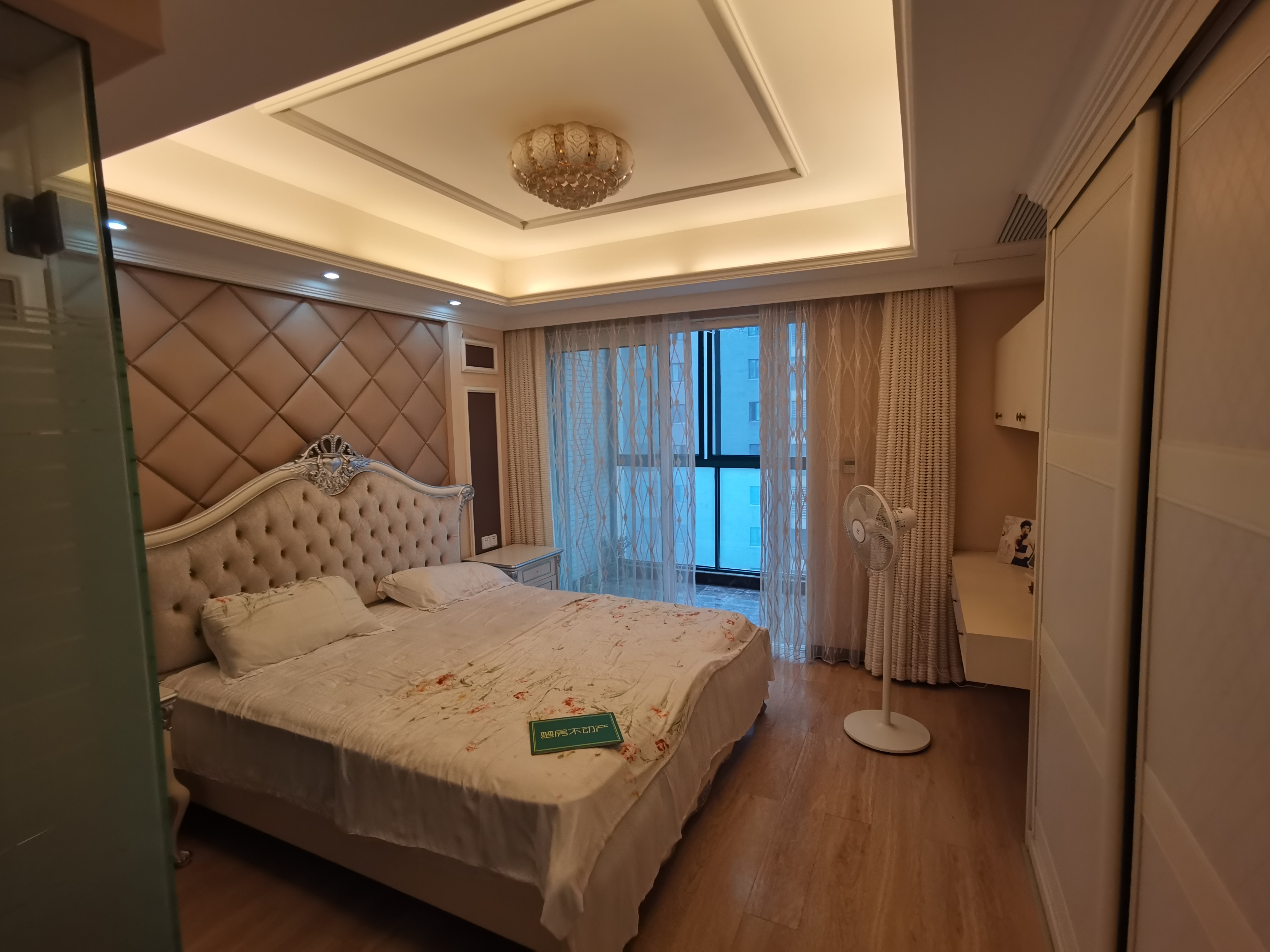 浅水湾欧式精装大三房一梯一户看房方便