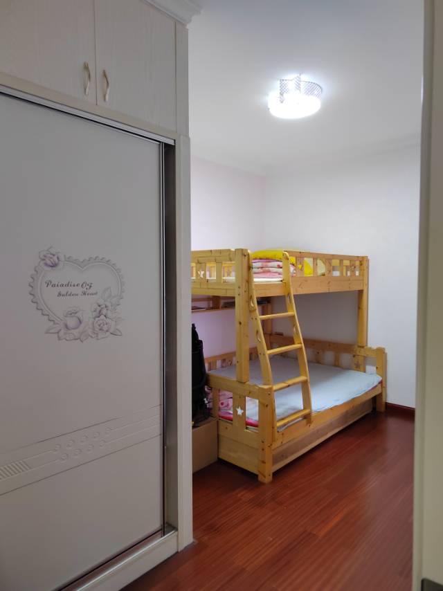 满庭春供暖两房出售