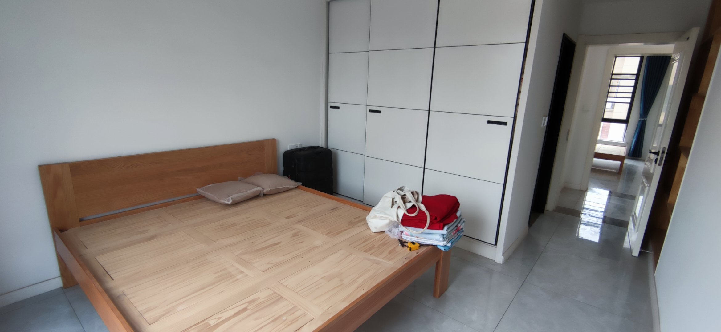 绿地香格里拉新装修三房，一天未住