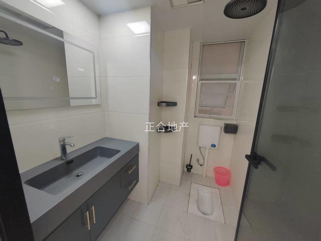 诚心出售，满庭春，供暖房，电梯好楼层，精装三房，仙桃xiao学新三中,证满二年