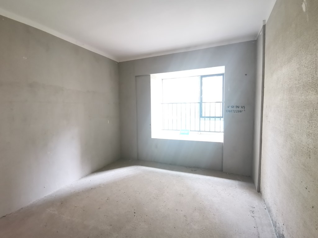 森林国际翡冷翠毛坯大三房二中旁学府好房南北通透边户房东外地置业诚心卖 看房