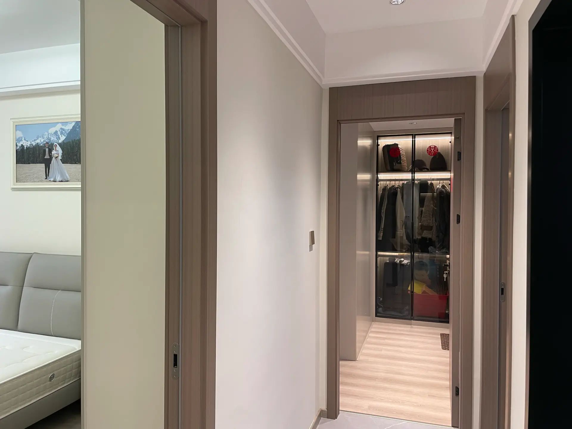 急售，城南，蓝天白云，全新精装三房两卫，证满二，