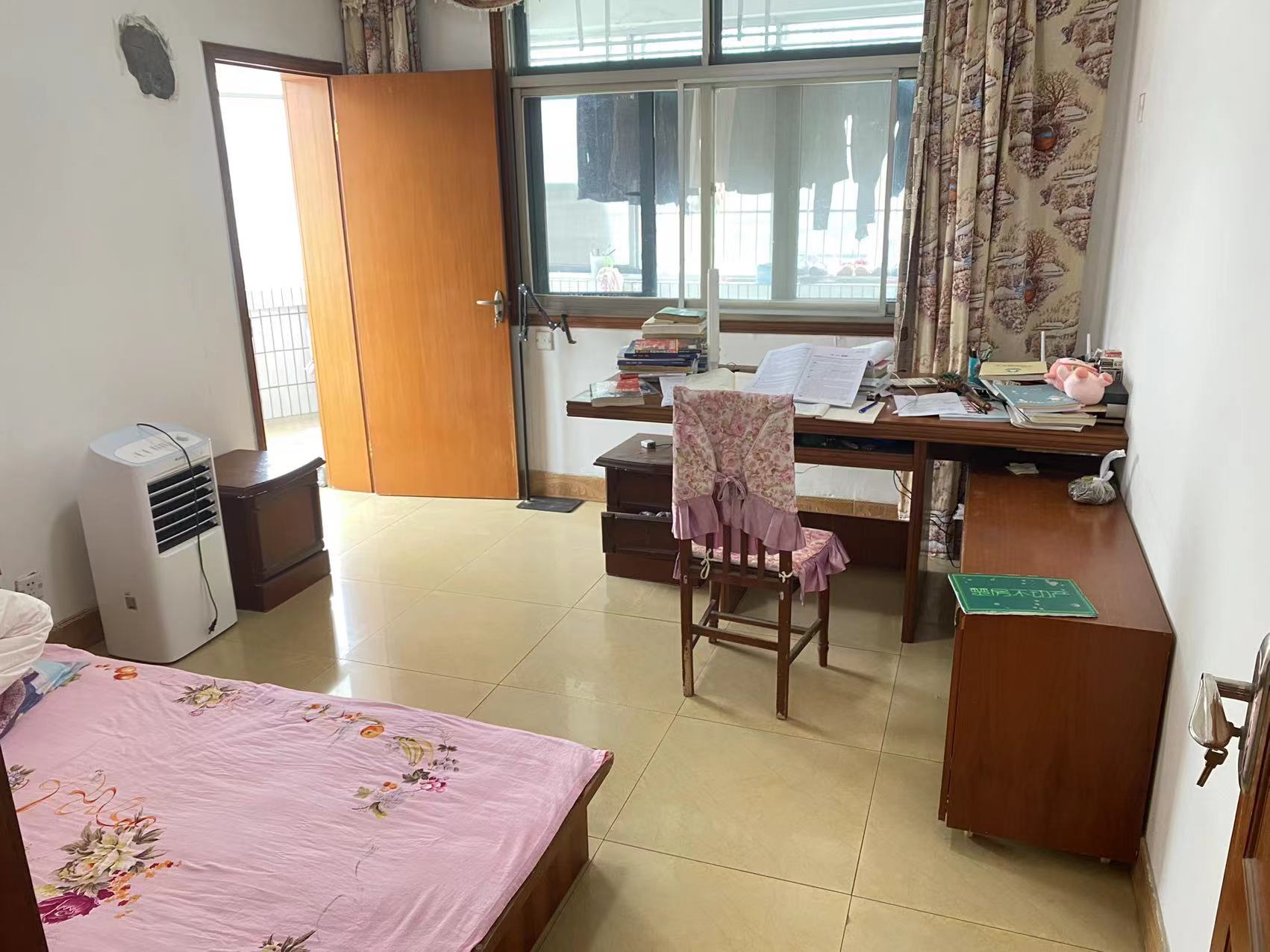 复州花园精装大三房周边配套设施齐全采光好业主诚心出售