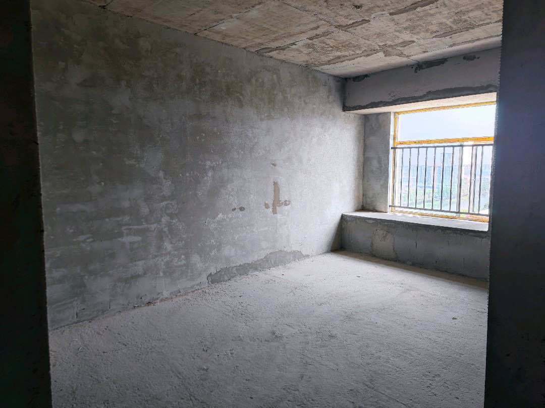 城南，蓝天新城，精装三房，送车位，好楼层，证满二